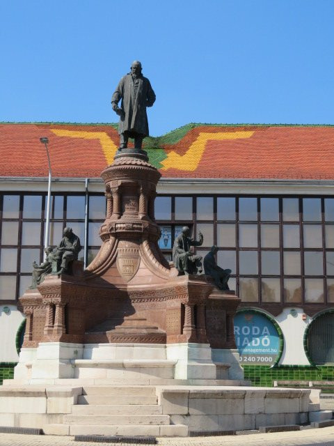 Statue of Zsolnay Vilmos景点图片