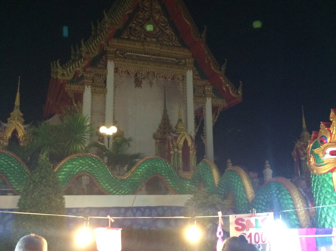 卡隆寺市场-卡伦必去景点