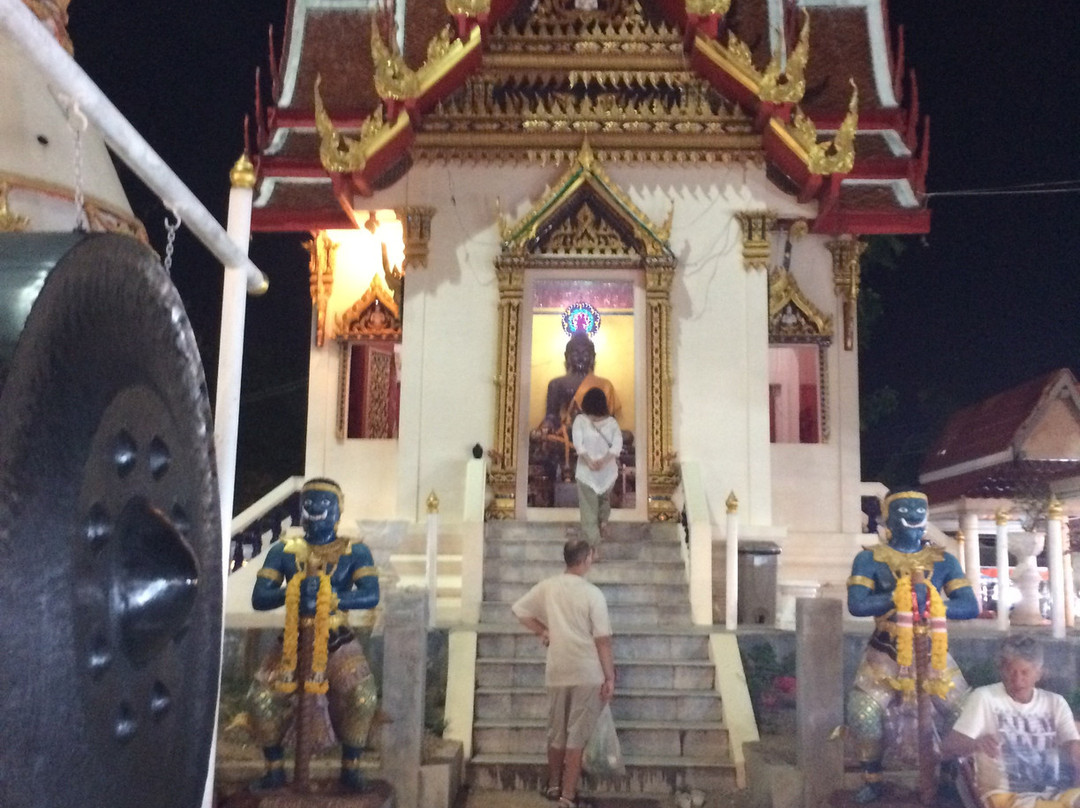 卡隆寺市场-卡伦必去景点