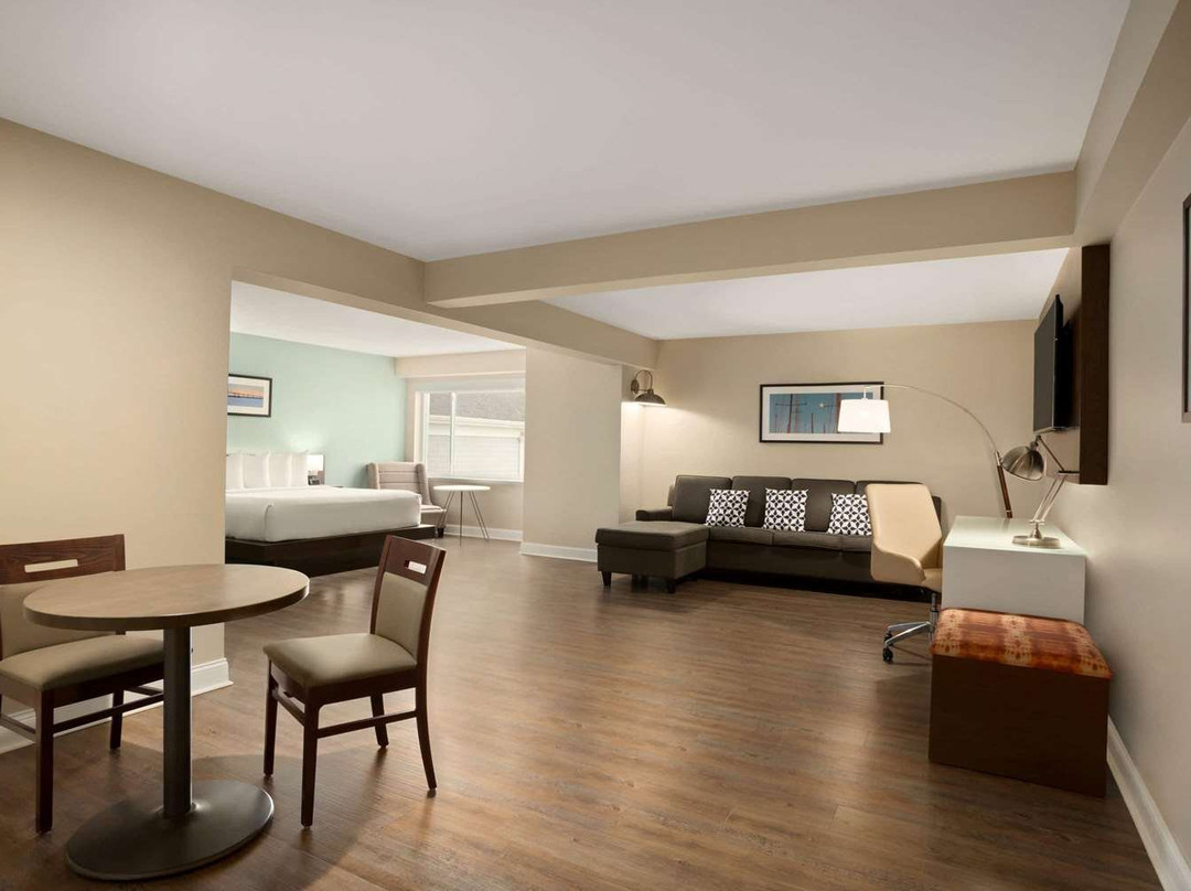 Wyndham Newport Hotel主图