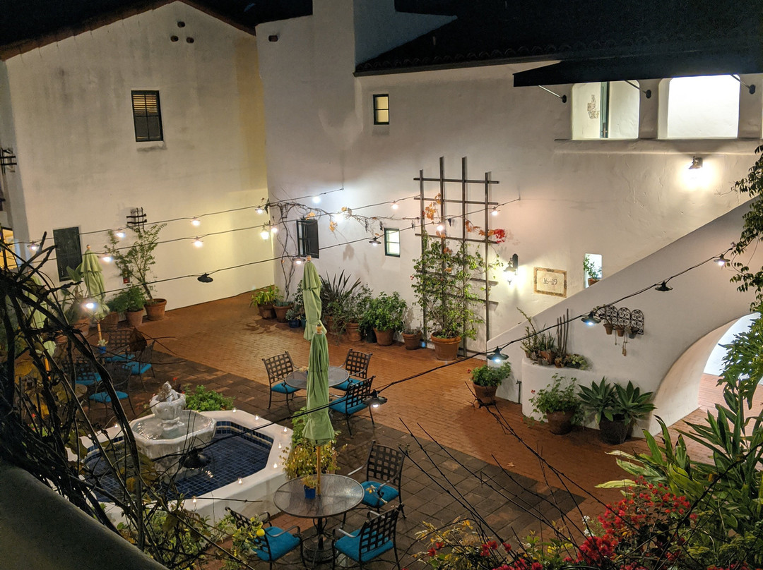 西班牙花园酒店主图