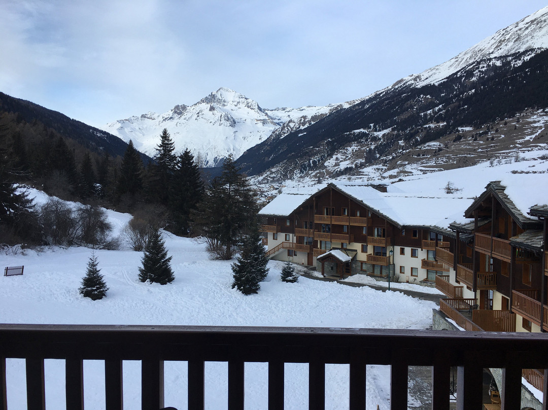 阿尔帕奇德瓦勒塞尼酒店主图