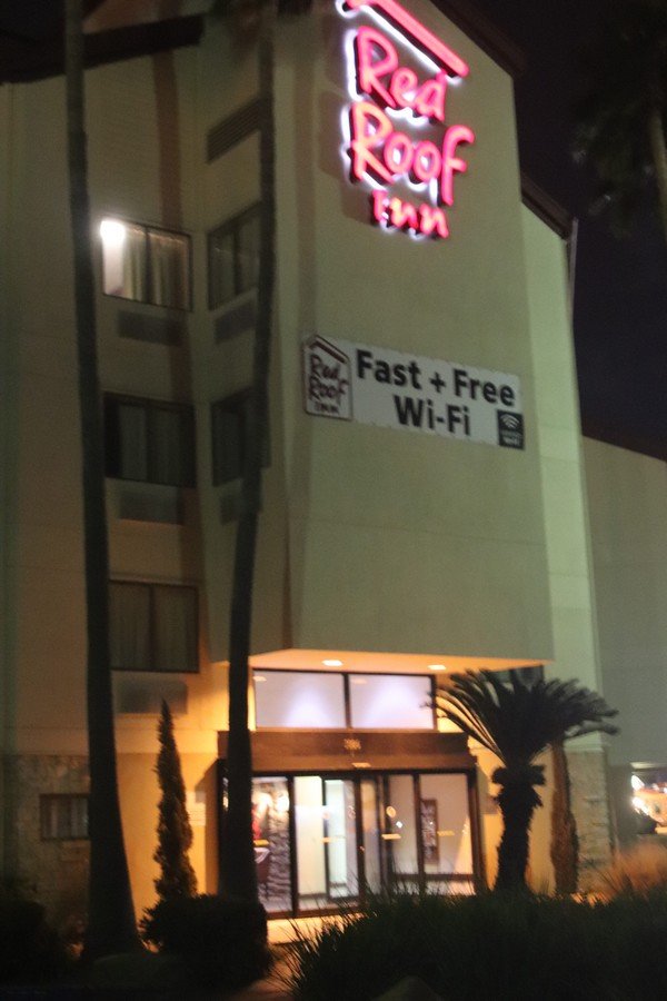 Red Roof Inn Laredo-浴室