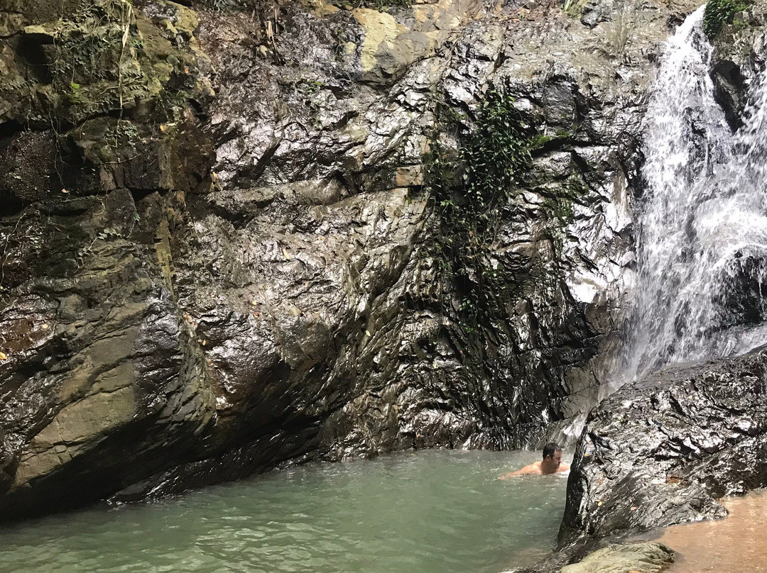 Khun Si Waterfall景点图片