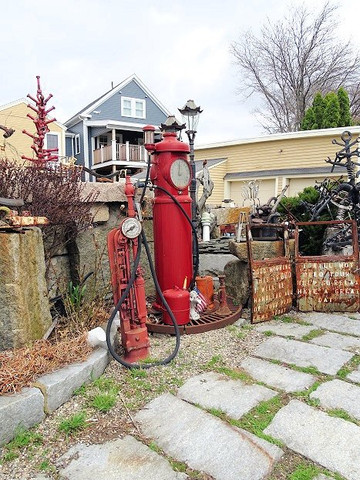 Herb Mackey's Metal Sculpture Yard-塞勒姆必去景点