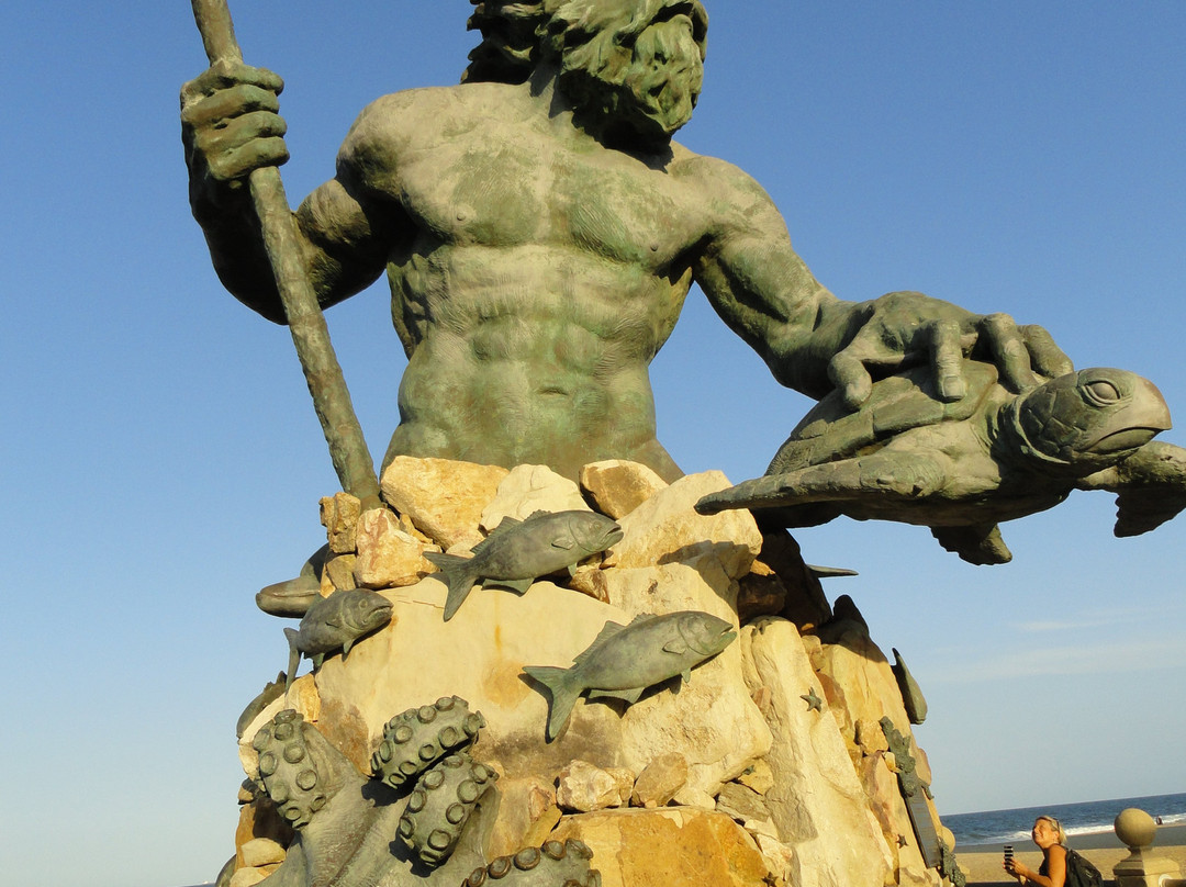 King Neptune Statue on the Boardwalk-弗吉尼亚海滩必去景点