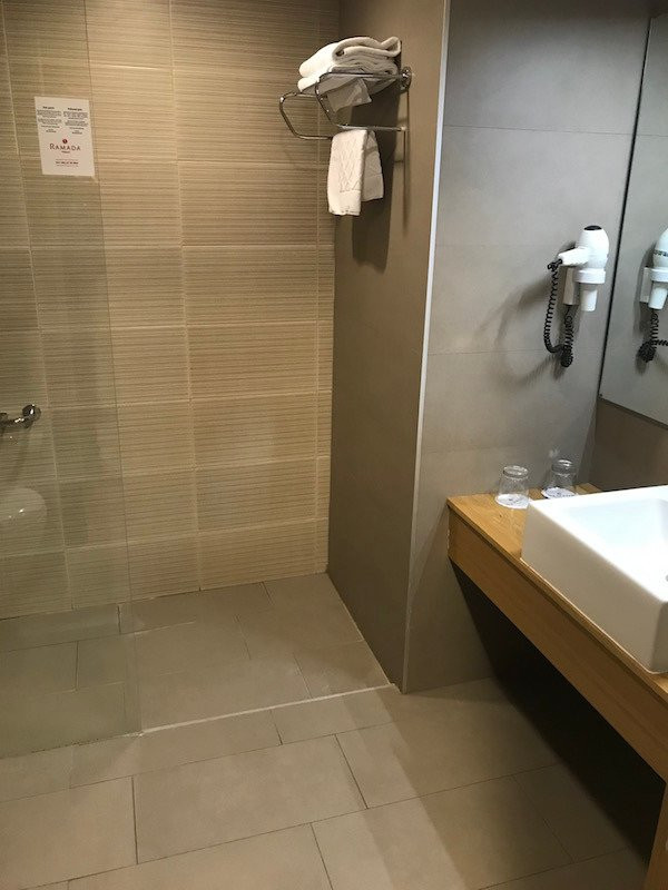 华美达波德戈里察酒店主图