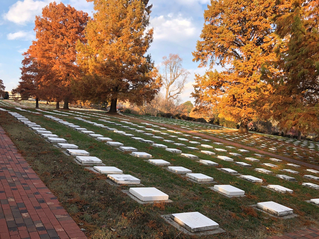 Salem God's Acre Cemetery景点图片