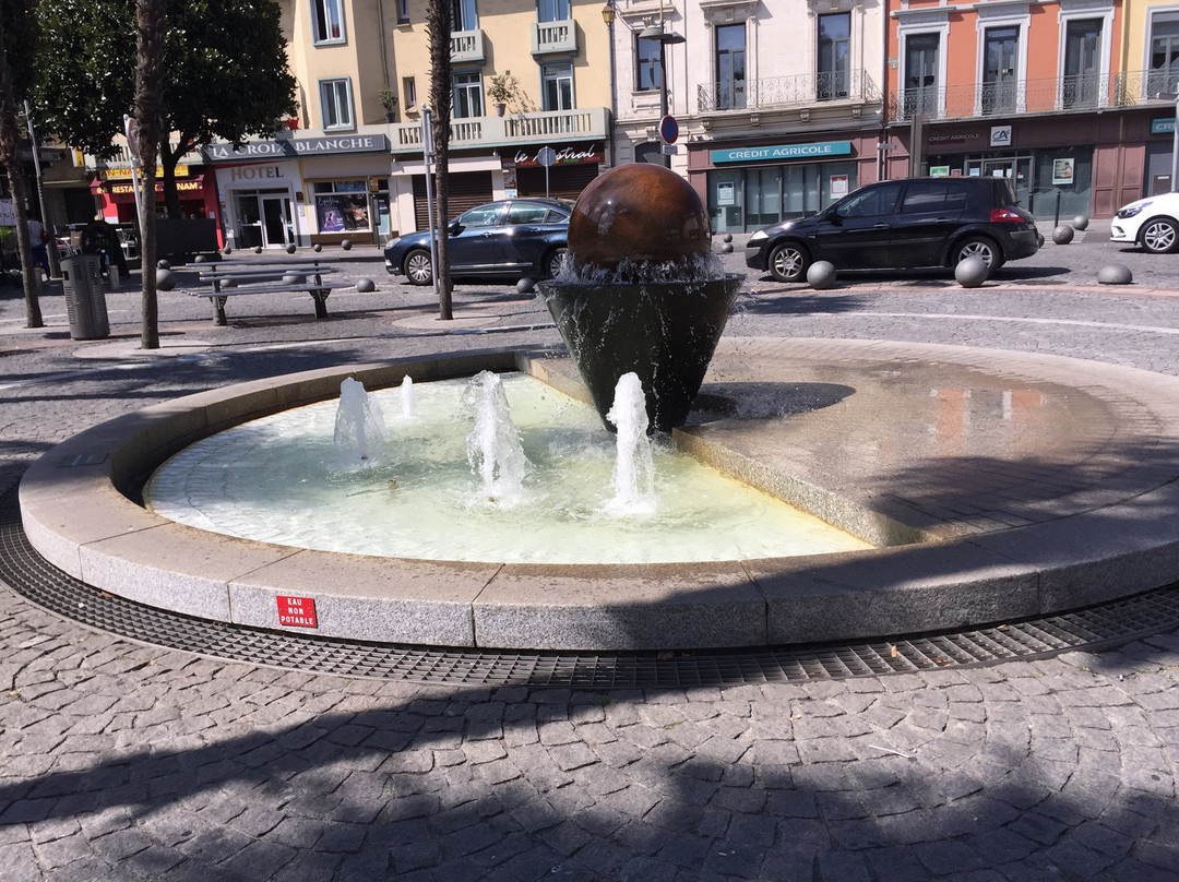 Fontaine des Droits de l'Enfant-塔布必去景点