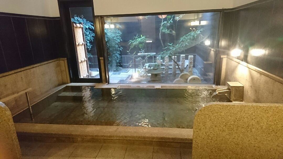 汤宿 川本屋主图