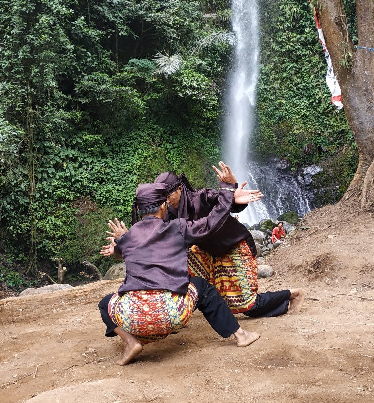 Mak Kunyana Waterfall景点图片