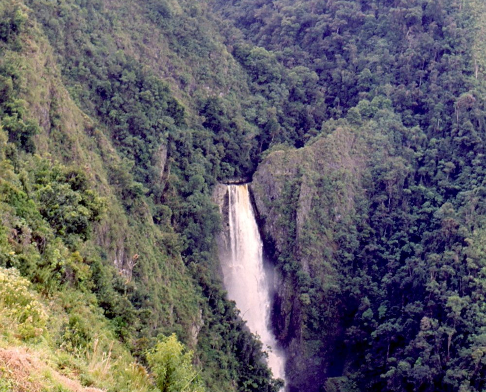 Salto de Bordones-Isnos必去景点