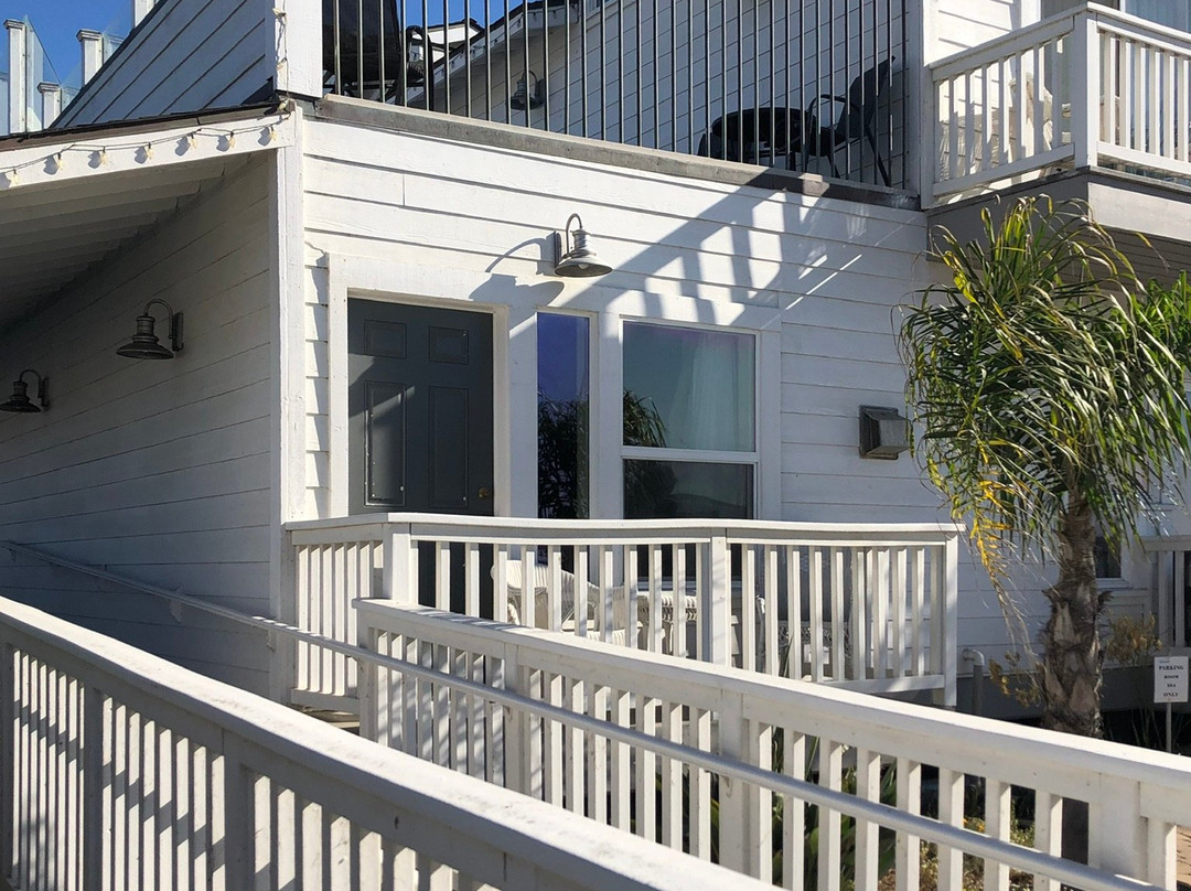 On The Beach Bed & Breakfast主图