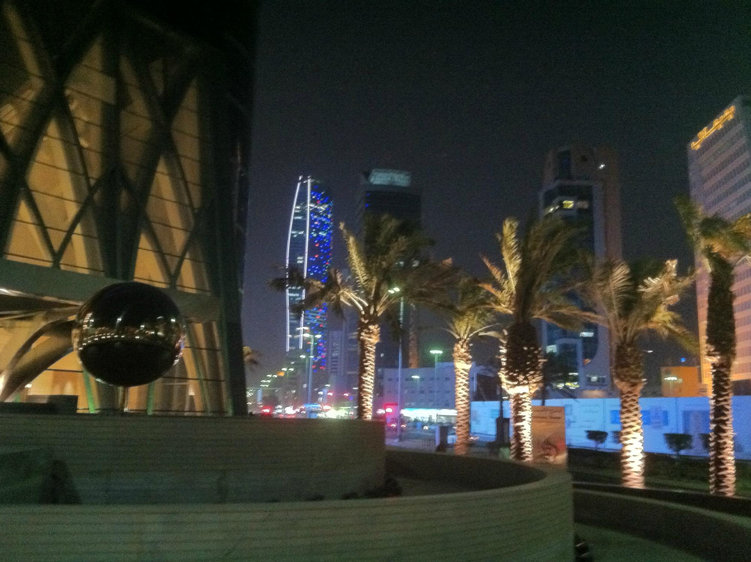 Al Hamra Tower And Mall景点图片