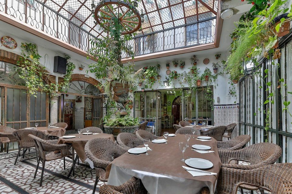 Hotel Las Palmeras by Vivere Stays主图