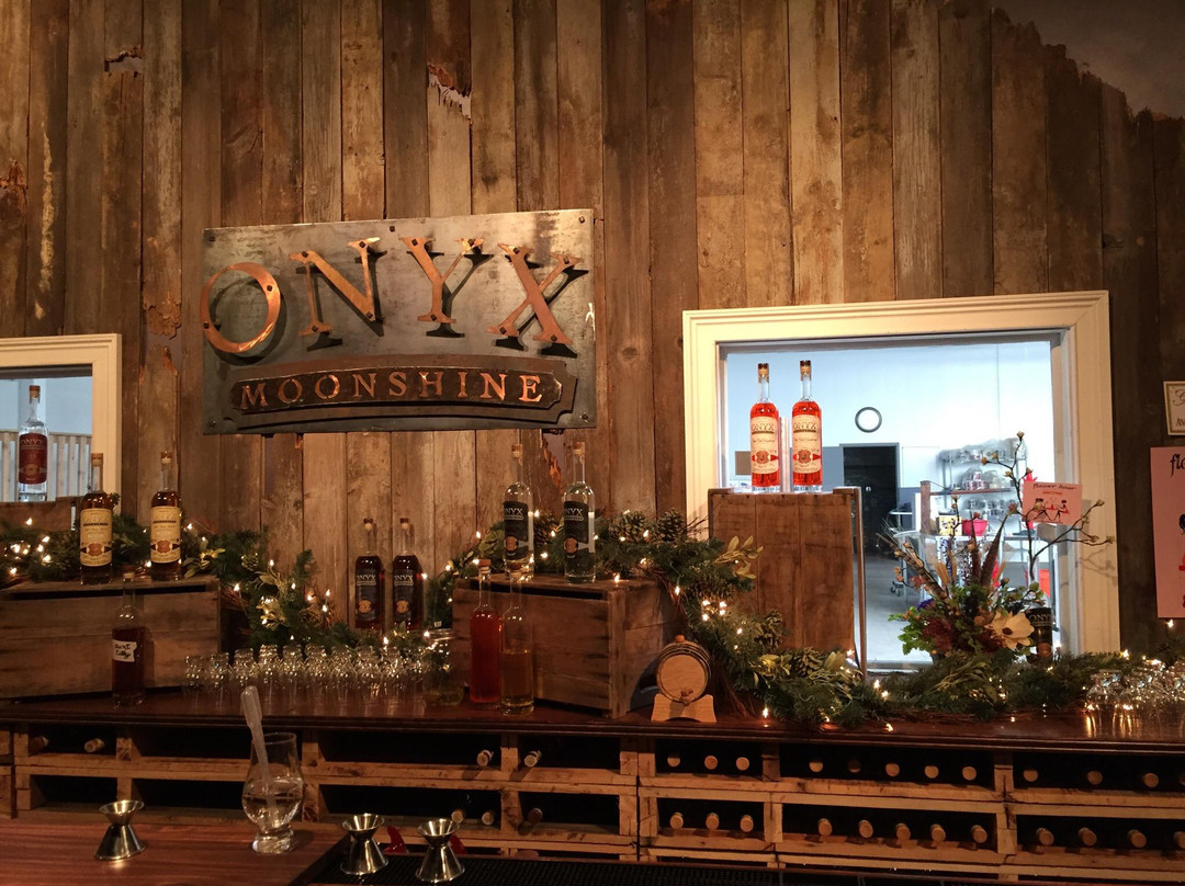 East Hartford旅游景点-Onyx Moonshine