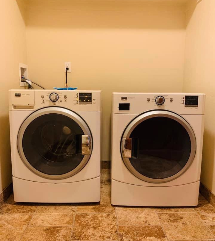 Cb&m Downtown Suites主图