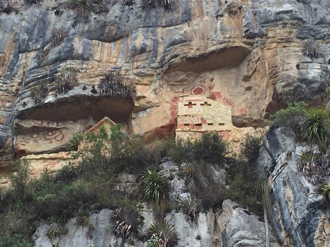 Valera旅游景点-Mausoleum of Revash