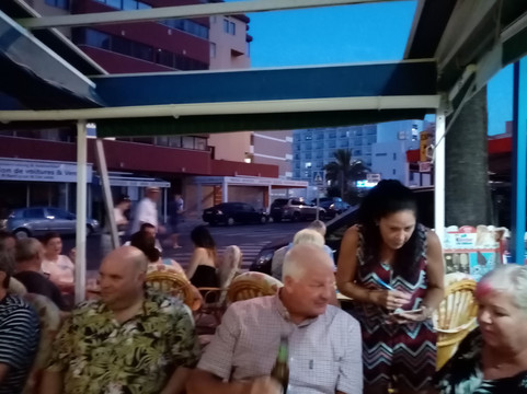 Browns Bar-托雷莫里诺斯必去景点