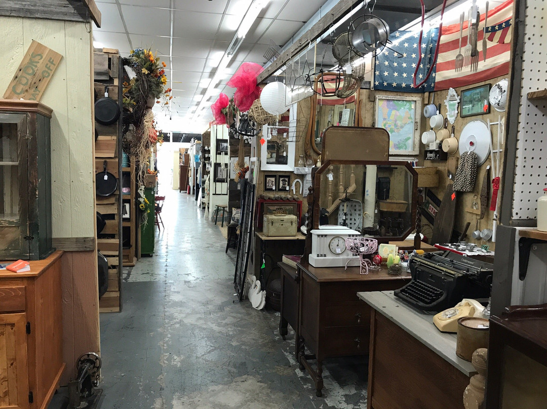 Somewhere in Time Antique Mall-罗杰斯必去景点