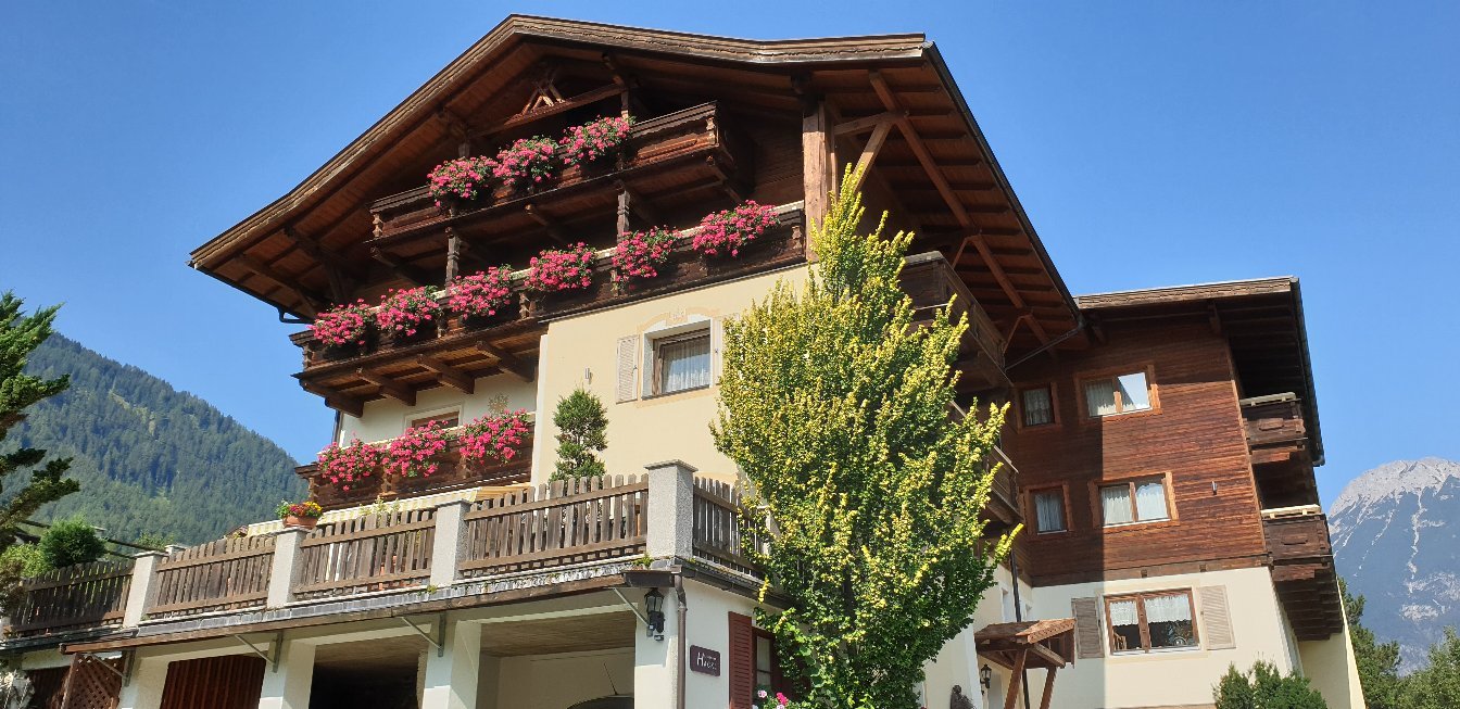 Gaestehaus Hackl-官方