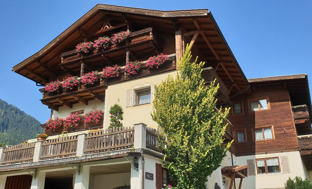 Otztal-Bahnhof酒店住宿-Gaestehaus Hackl