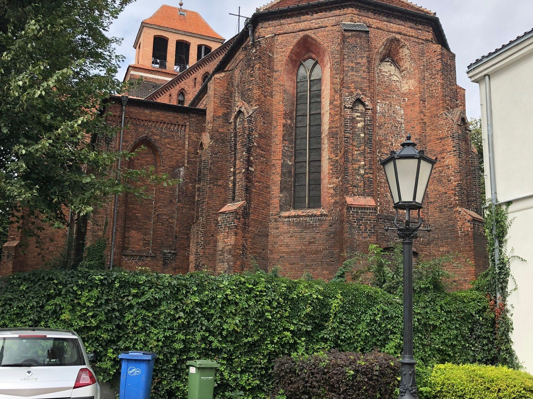 Church of the Holy Cross景点图片