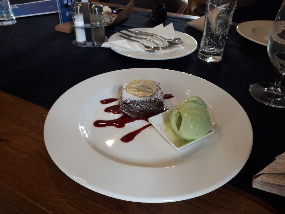 Fenyves Yacht Club Hotel & Restaurant主图