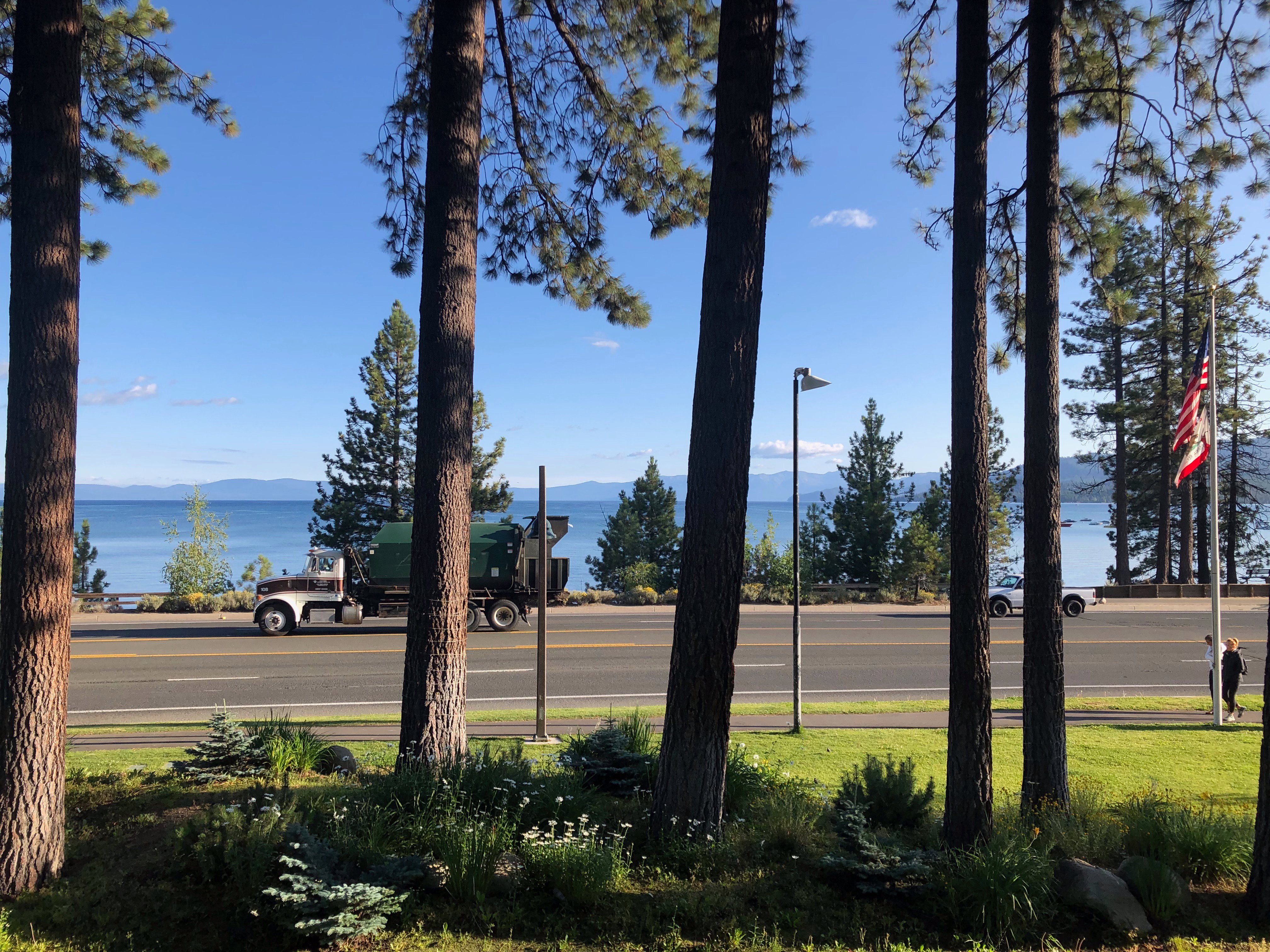 Hotel Azure Tahoe-浴室