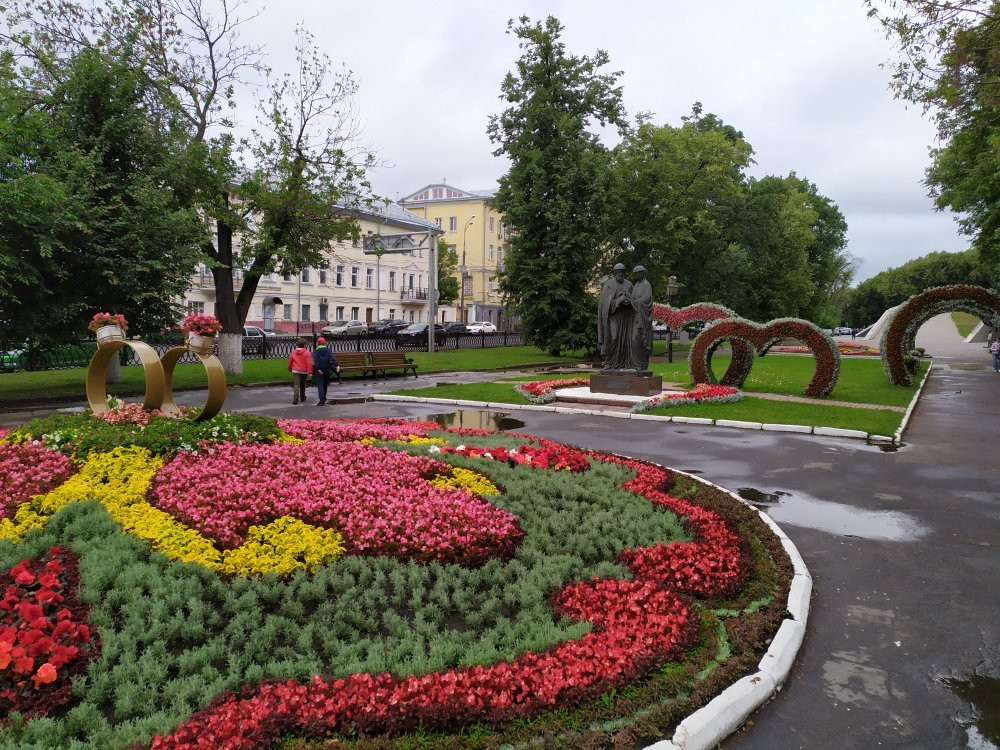 Monument to St. Peter and Fevronia景点图片
