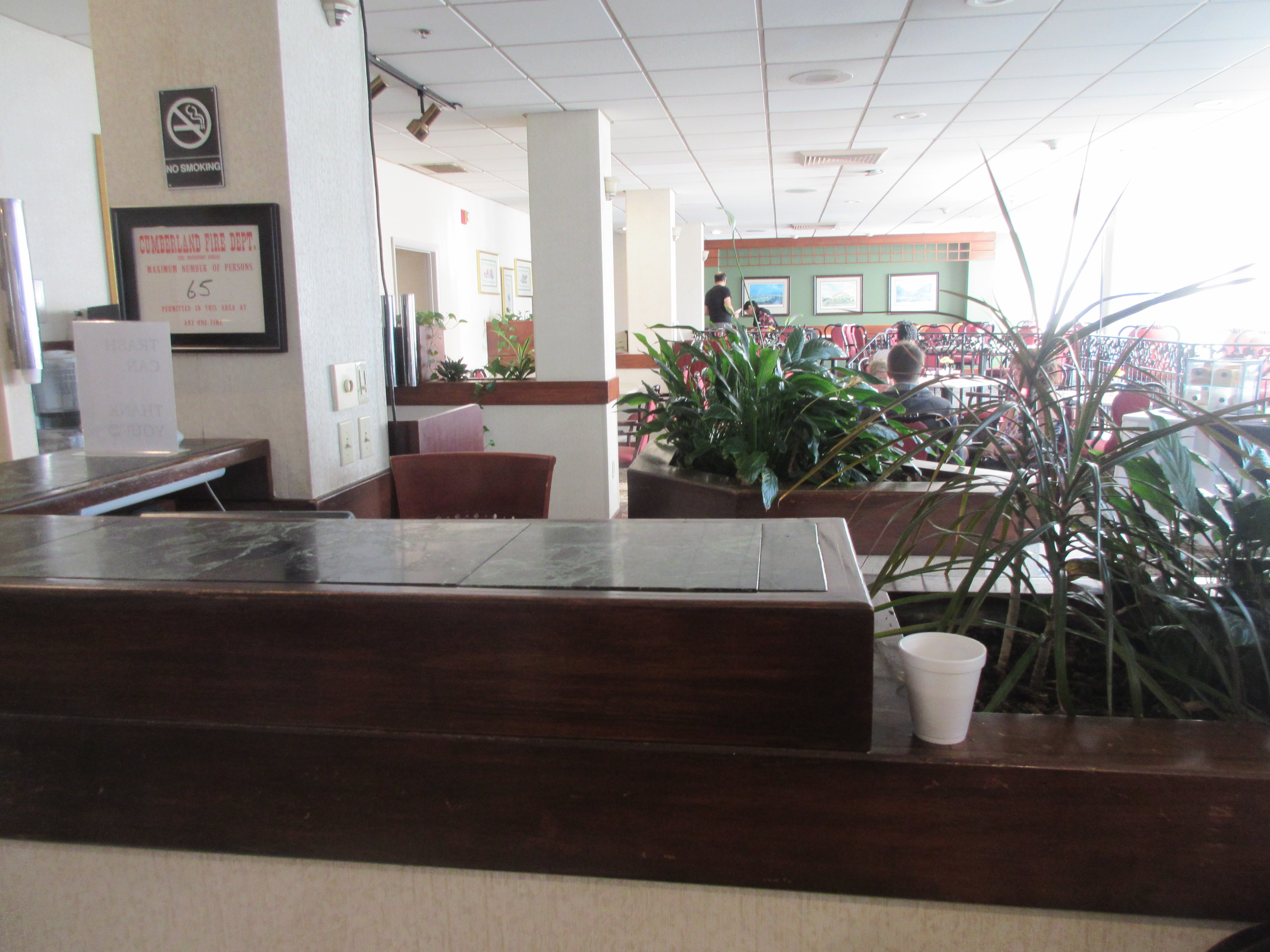 Ramada by Wyndham Cumberland Downtown-餐饮