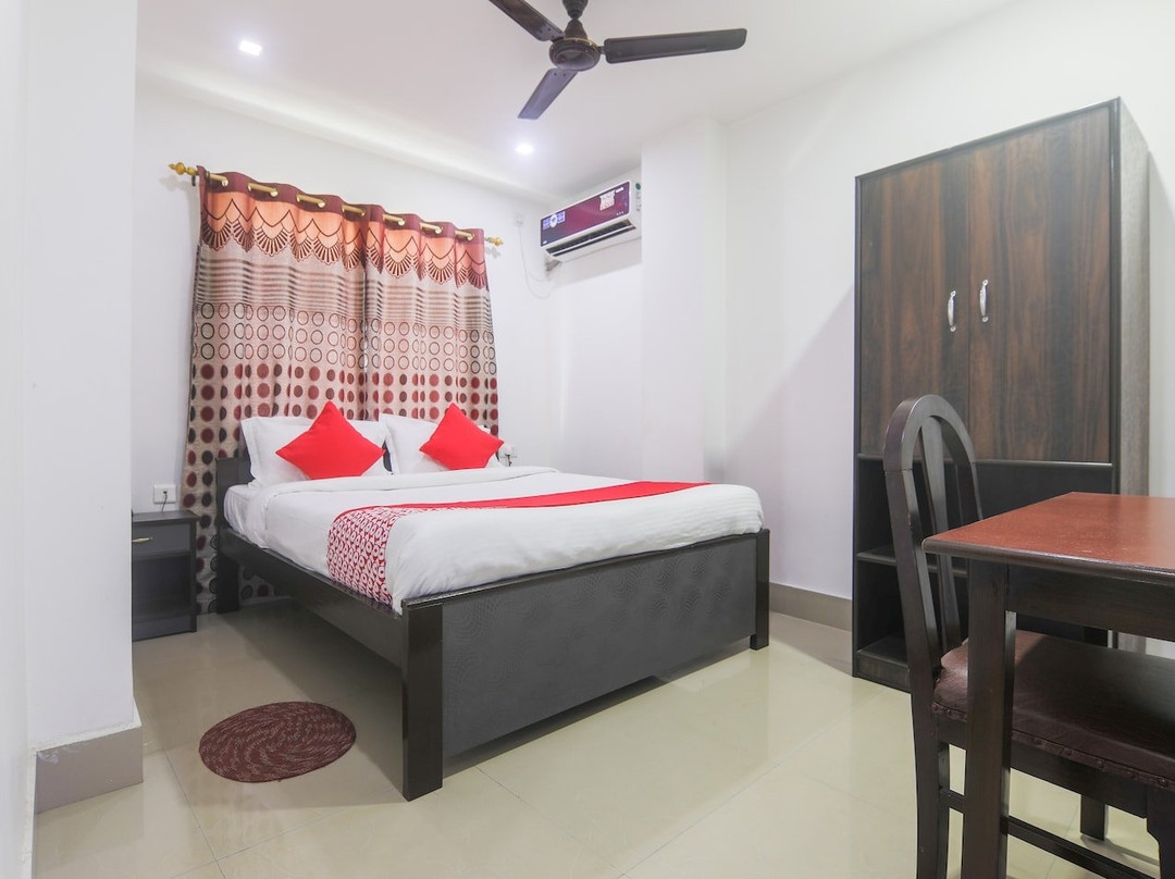 OYO 23008 Labanya Holiday Home