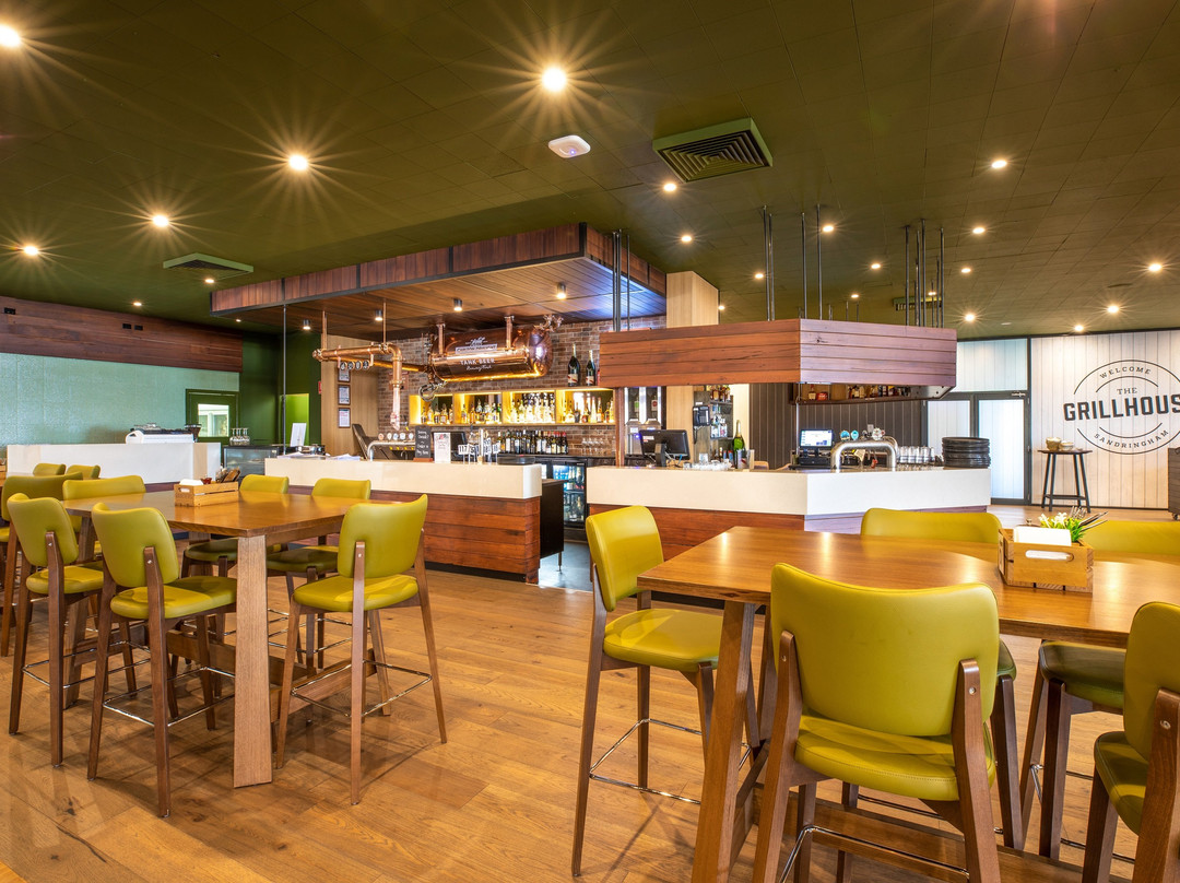 Nightcap at Sandringham Hotel主图