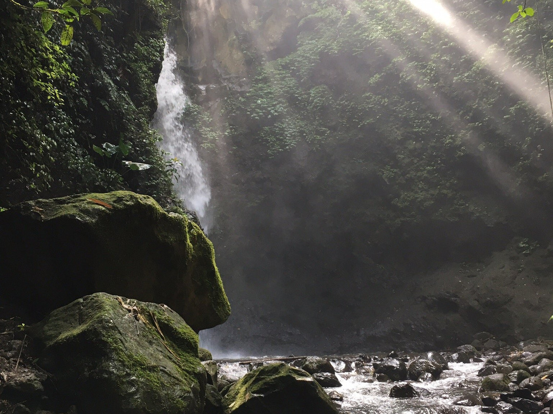 Jagir Waterfall景点图片