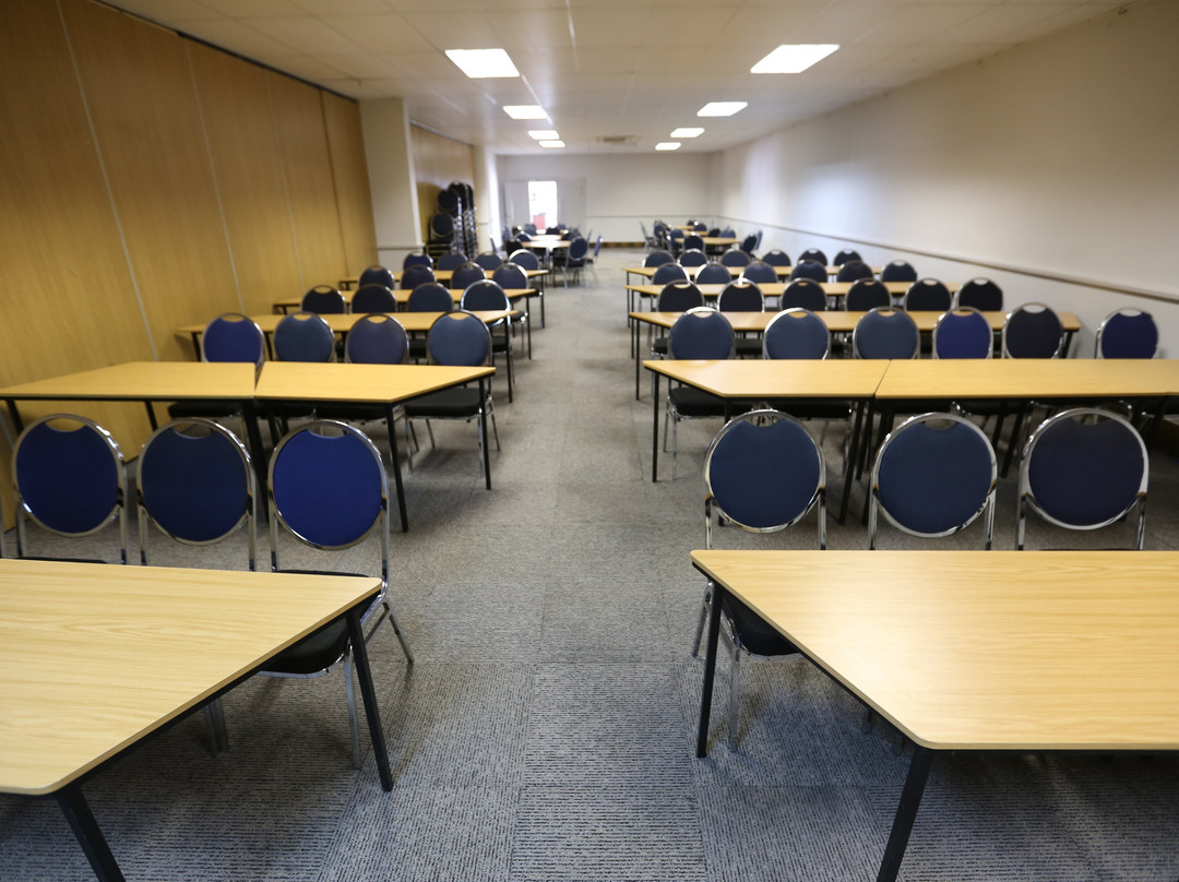 Hotel Savoy and Conference Centre主图