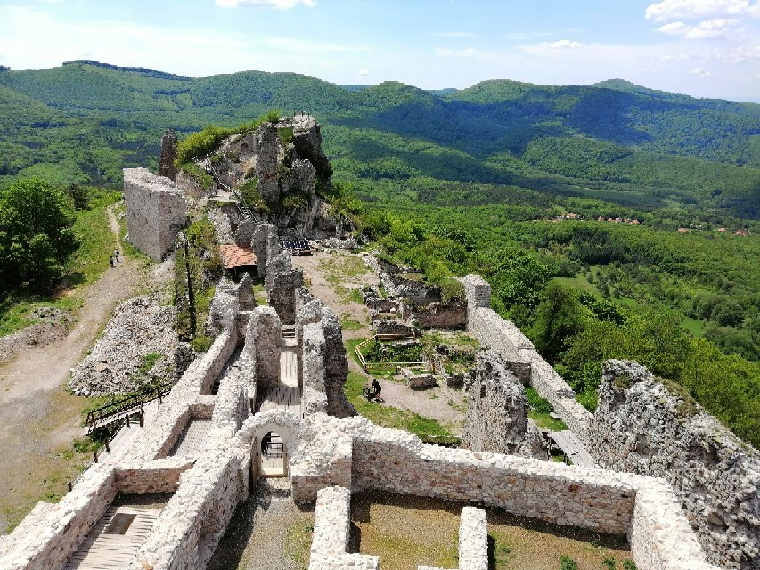 Castle of Regec景点图片