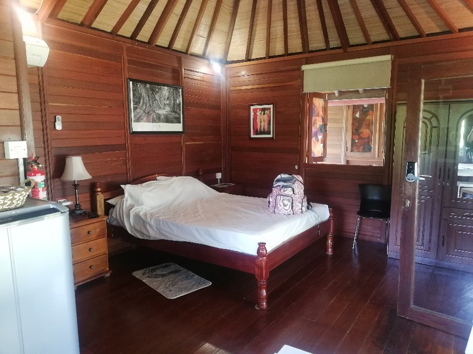 Lou Lou Bungalows