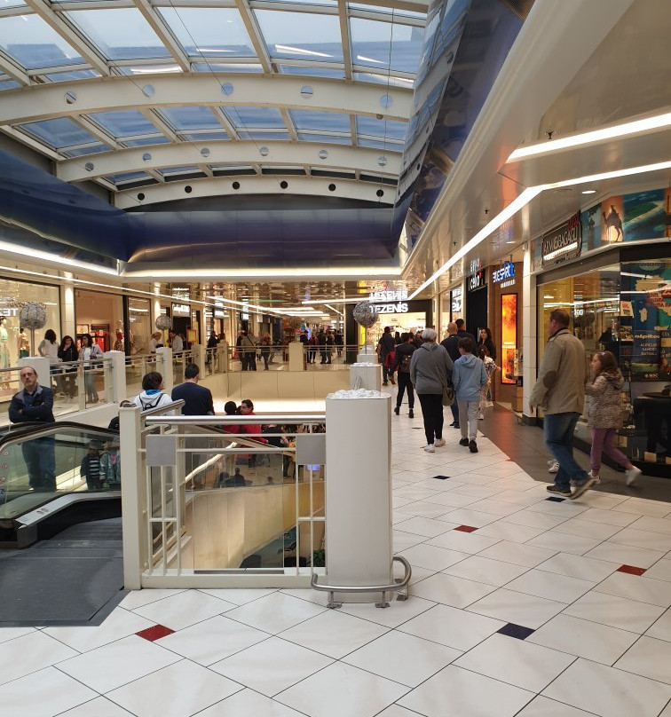 La Grande Mela Shoppingland-Lugagnano必去景点