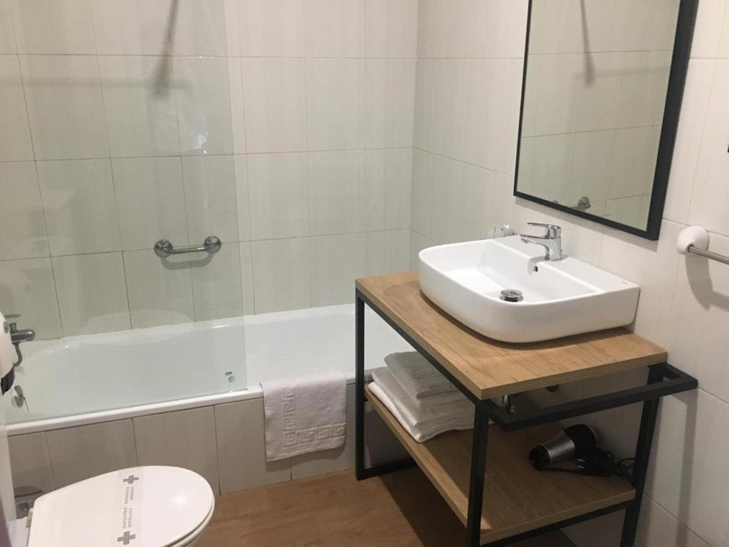 Hotel Torres Manlleu主图