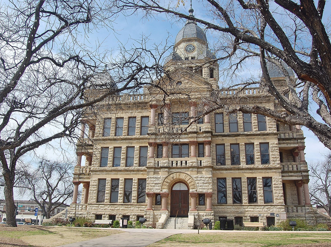Courthouse-on-the-Square-登顿必去景点