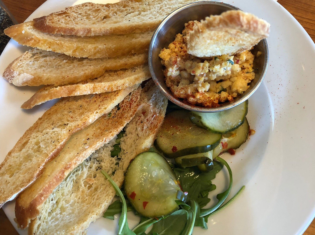 Marshall餐馆和美食-Full Mile Beer Co. & Kitchen