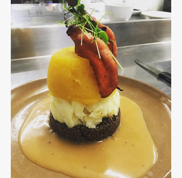 Balmerino餐馆和美食-Redwood Restaurant