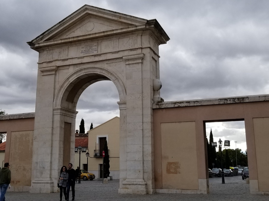 Murallas de la Ciudad-阿尔卡拉-德-哈纳雷斯必去景点