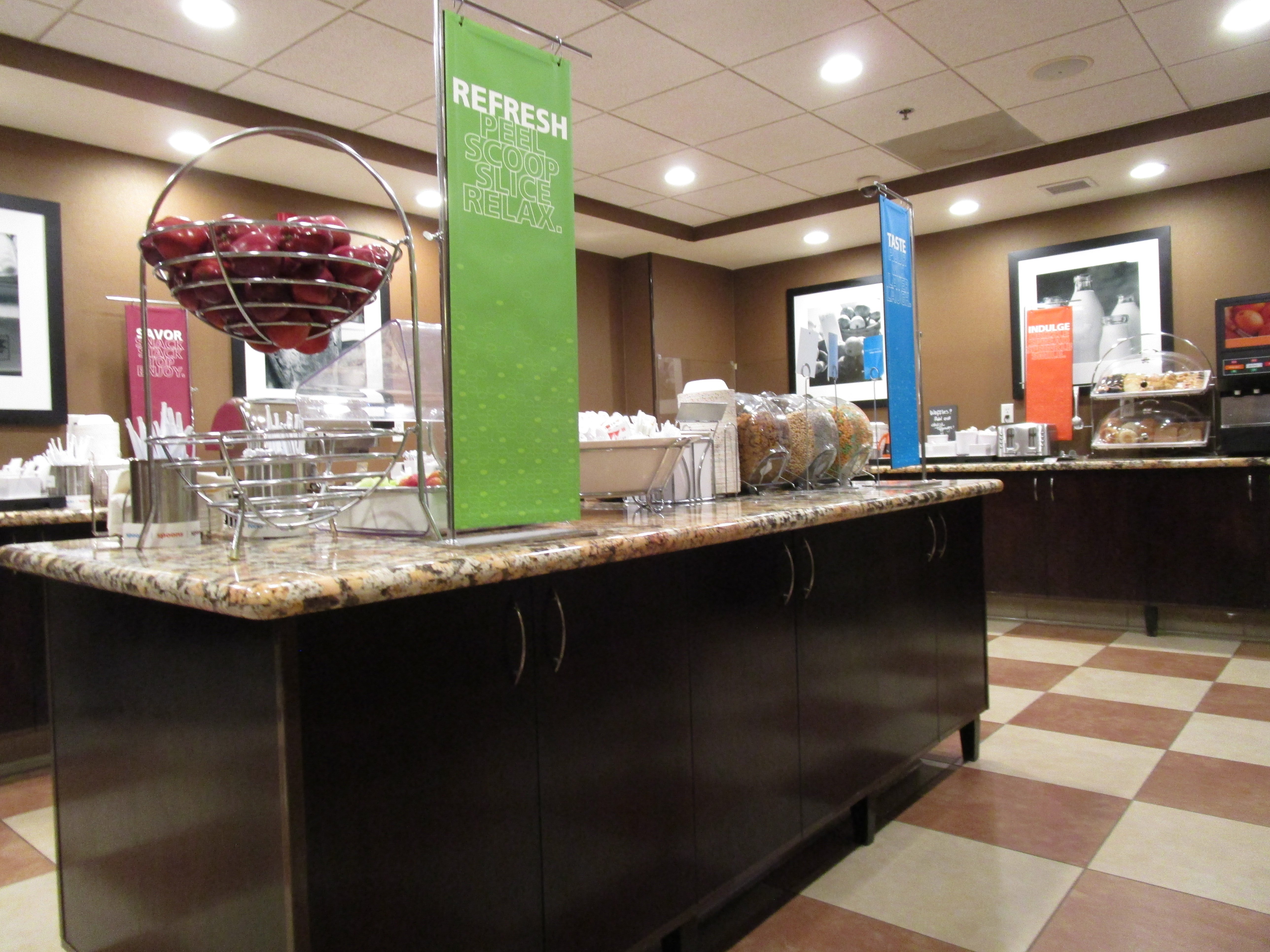 Hampton Inn & Suites Bakersfield/hwy 58-餐饮
