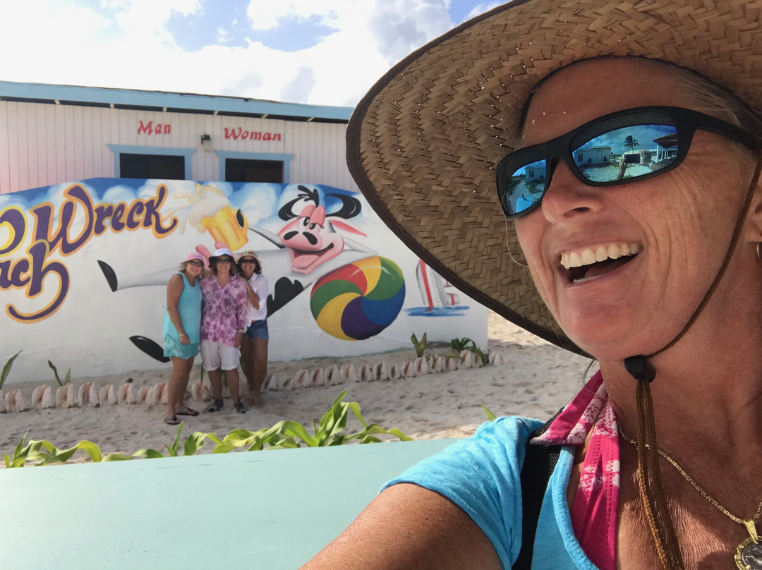 Cow Wreck Beach Resort主图