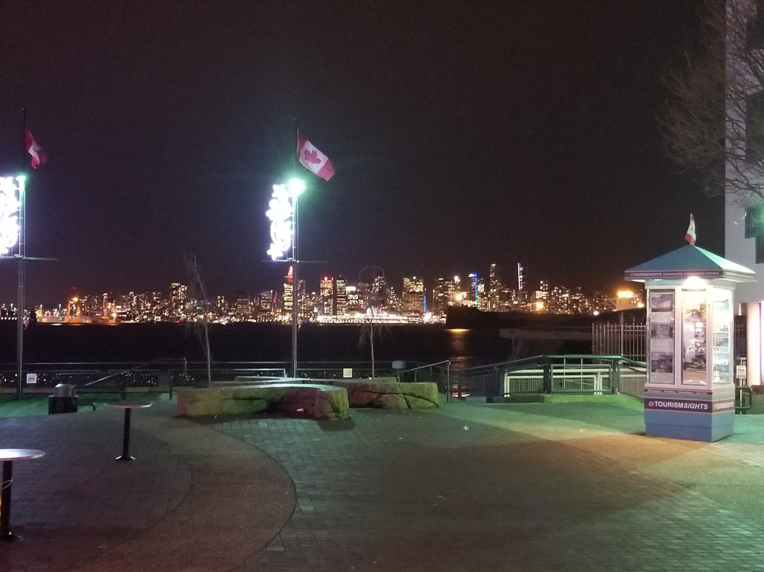 兰斯道码头酒店主图