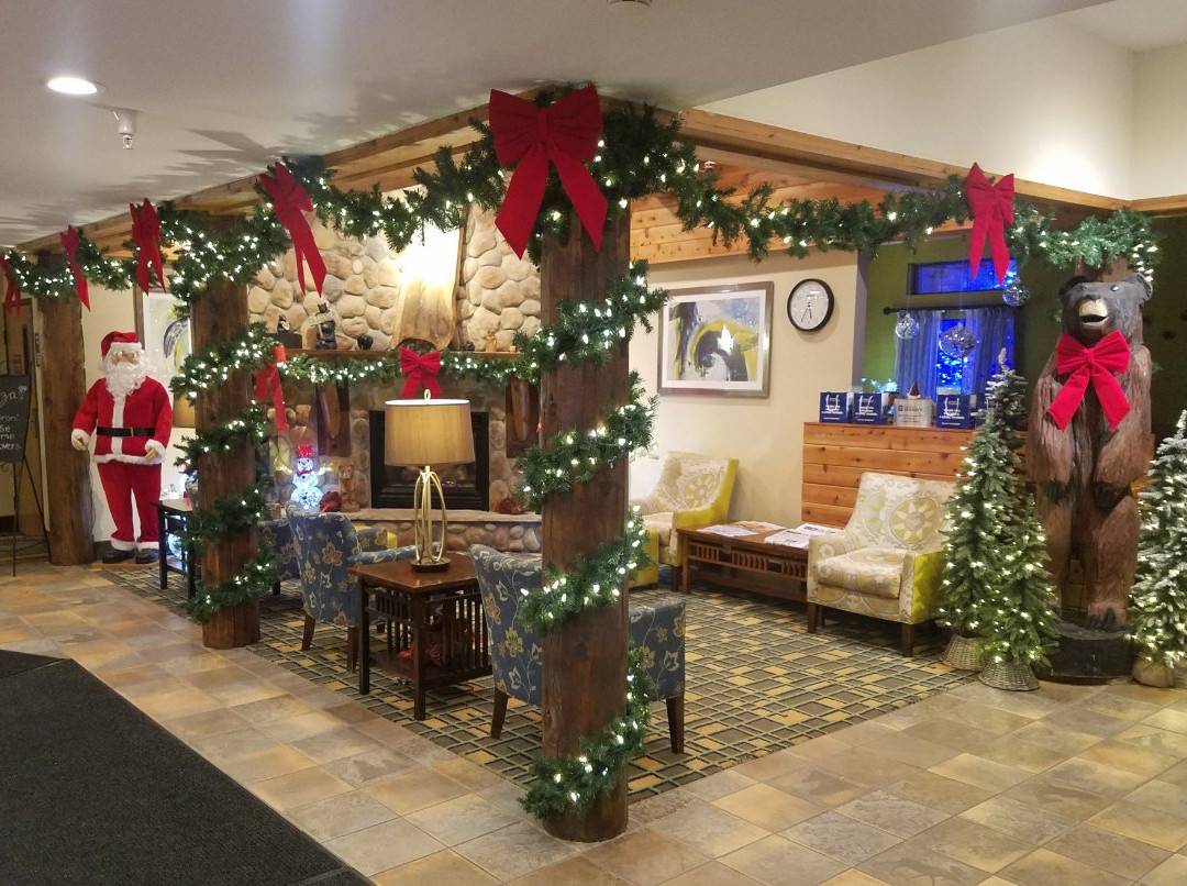 White Pines Inn & Suites of Holland主图