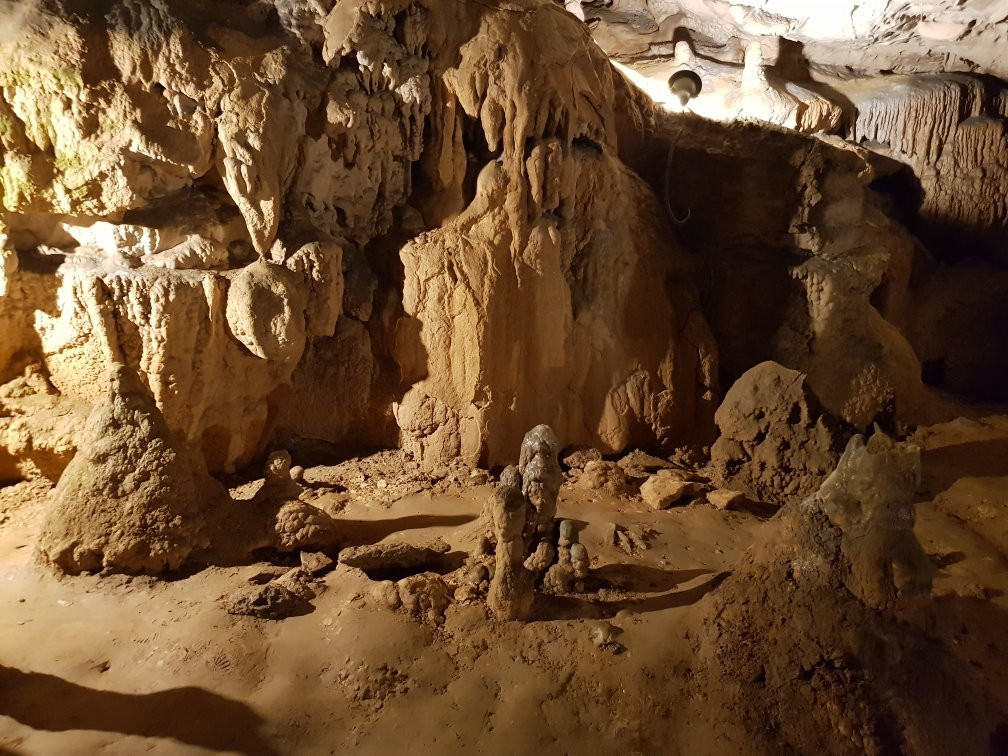 Fuzine旅游景点-Vrelo Cave