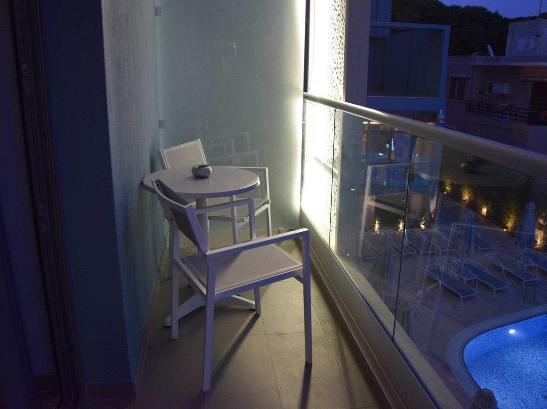 Blue Lagoon City Hotel主图