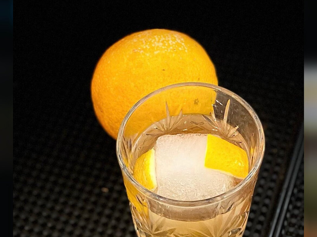 Plaza bar restaurant